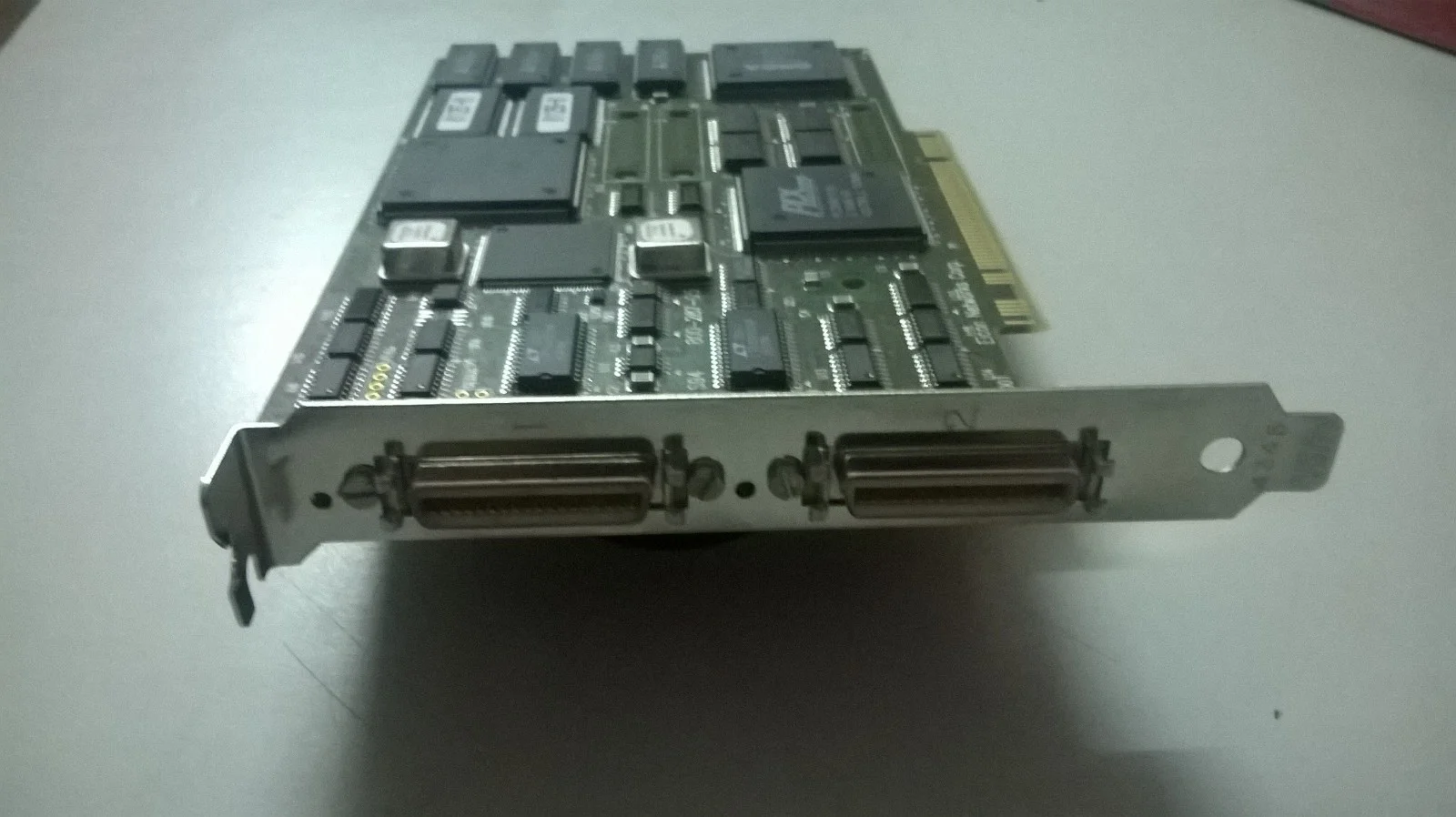 Eicon Dialogic S94 800-287-05 PCI-WAN-Karte – Vorderansicht