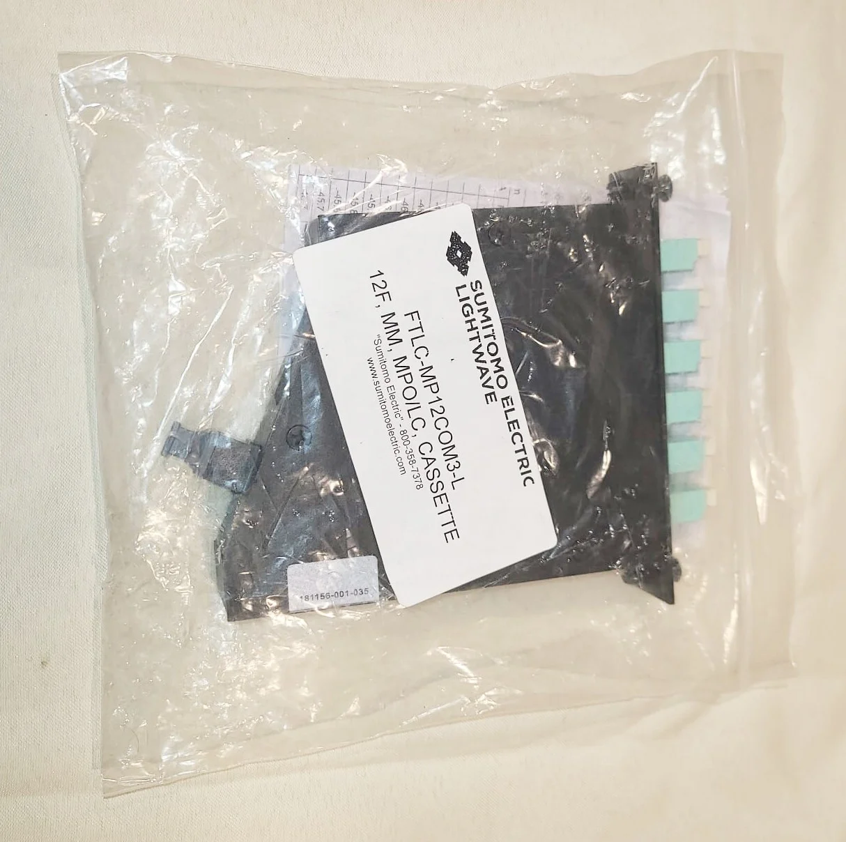 Sumitomo FTLC-MP12COM3-L 12F MPO-LC Cassette – ön görünüm