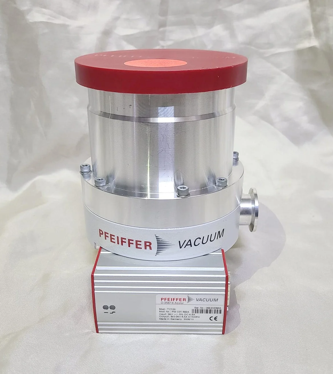 Pfeiffer Vacuum TMH-262 Turbomolekularpumpe PM P02 990 A – Vorderansicht