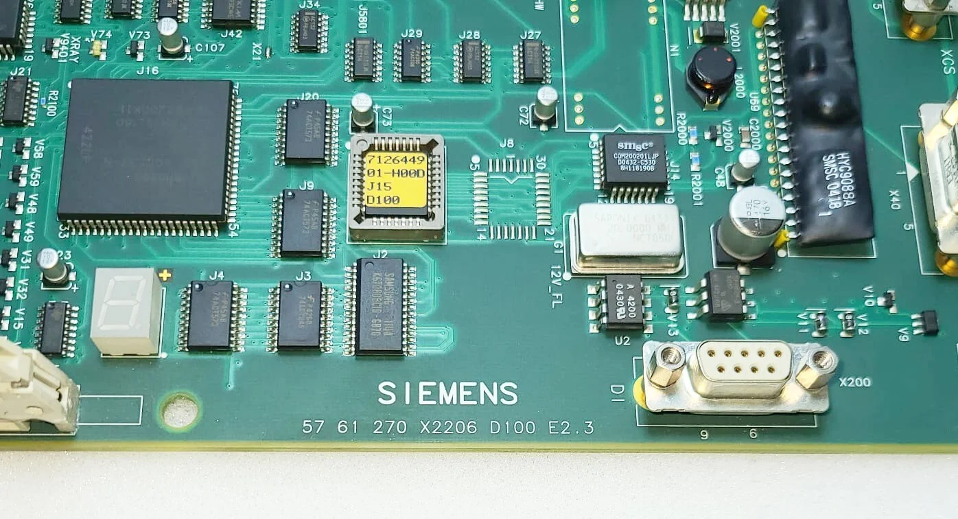 Siemens Multix X2206 D100 E2.3 Radiologie-Steuermodul 05761270 – Vorderansicht
