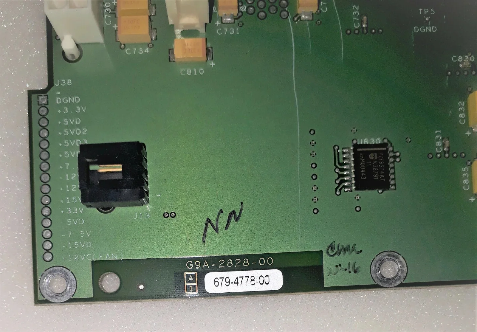 Tektronix MTS300 Backplane 679-4778-00 – Vorderansicht